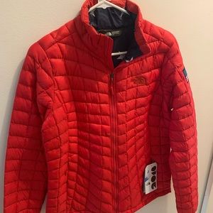 Women’s North Face thermoball jacket